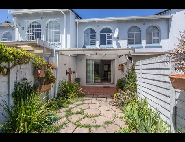 2 BEDROOM TOWNHOUSE FOR SALE IN PLUMSTEAD